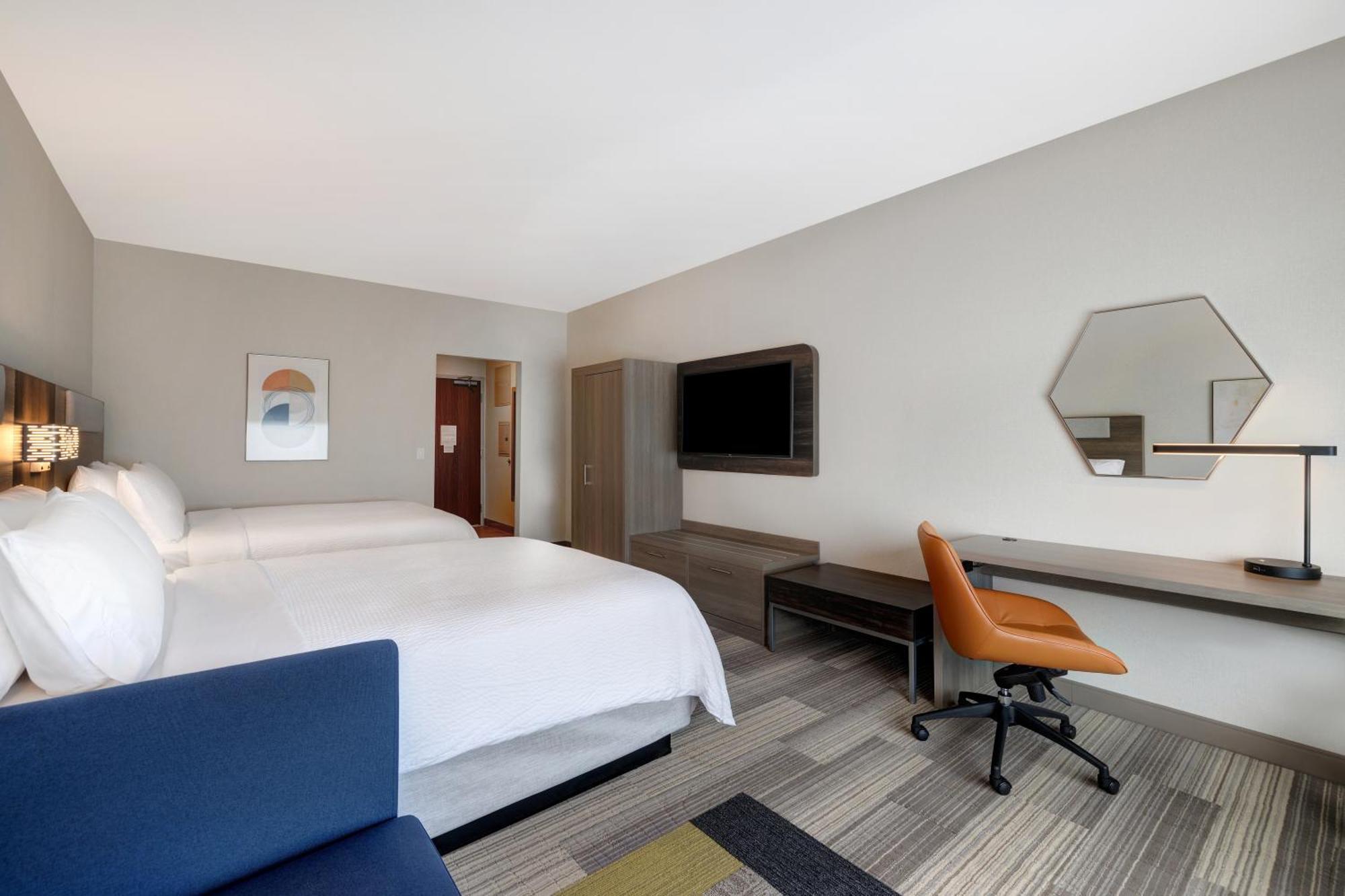 Holiday Inn Express & Suites - Glendale Downtown Экстерьер фото